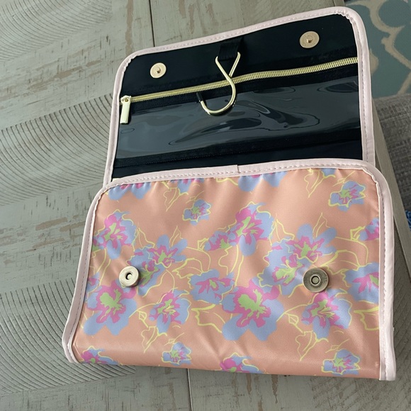 NINE WEST HANGING TRAVEL MAKEUP / JEWELRY CASE BAG -NWT new with tags - Picture 4 of 9